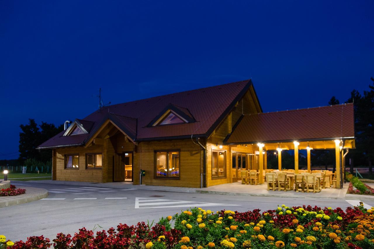 Holiday Park Macola 그라보바츠 외부 사진